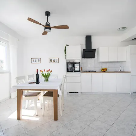 Appartamento Mary Of Mira - Free Parking - 2bd - Self Check In Spalato